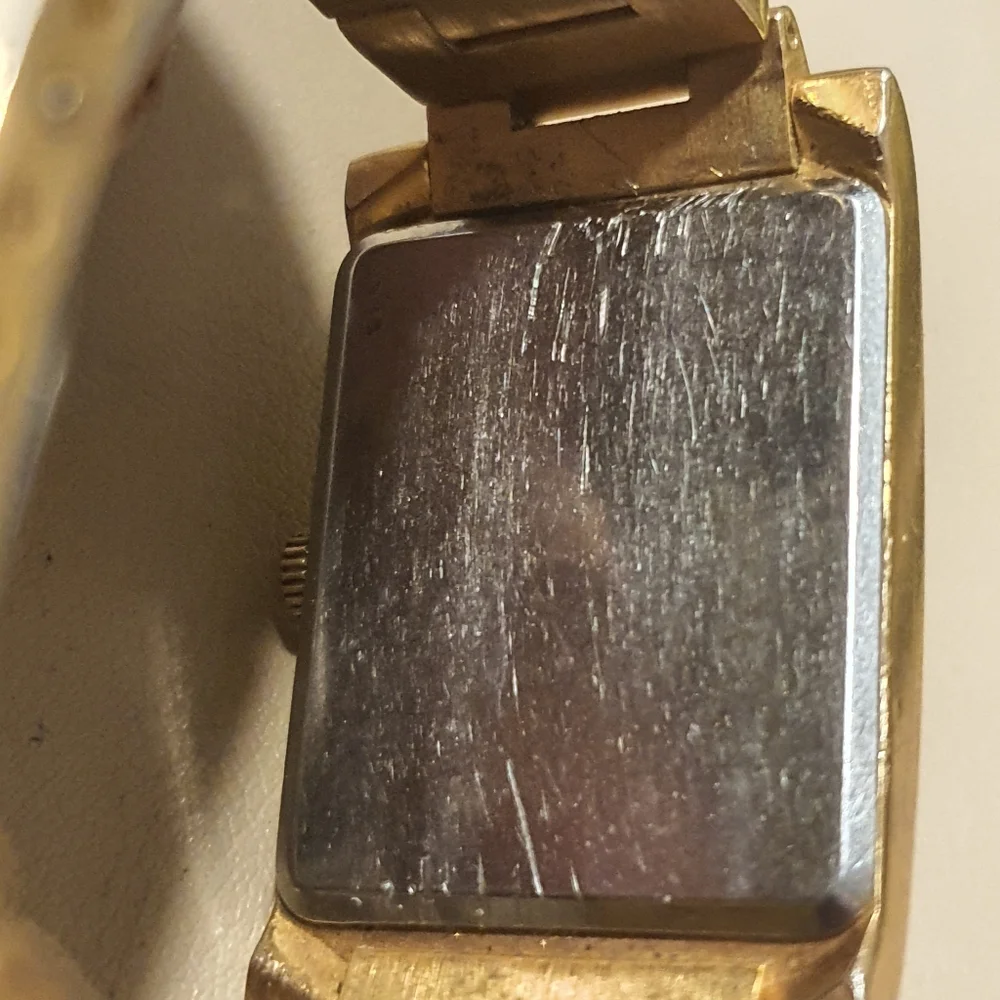 10/$20 Scott Barry Goldtone/White Stainless Steel Men's Tank Watch w/Date
